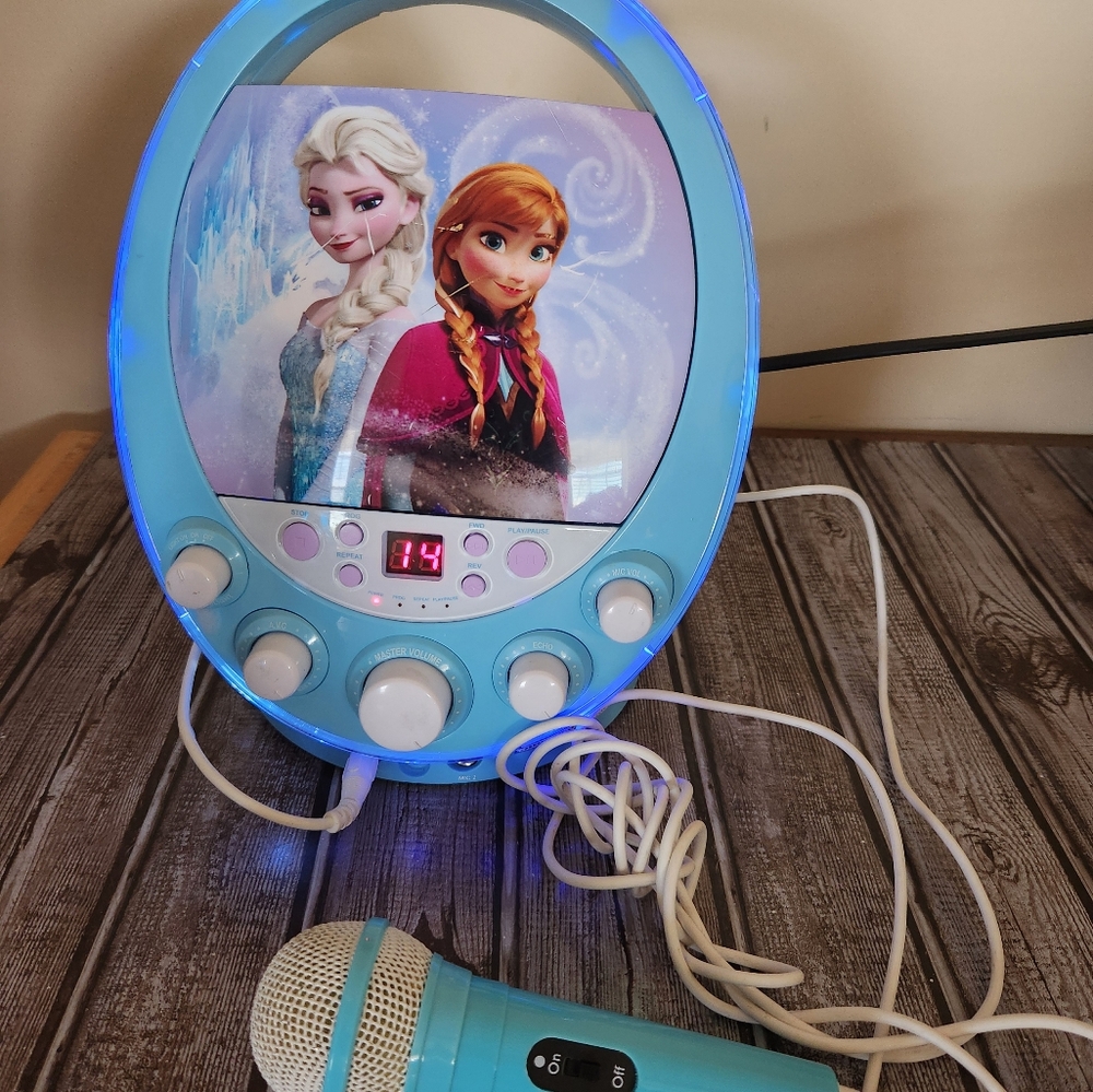 Disney Frozen Elsa & Anna Fantastical Karaoke Microphone Lights Up. Tested